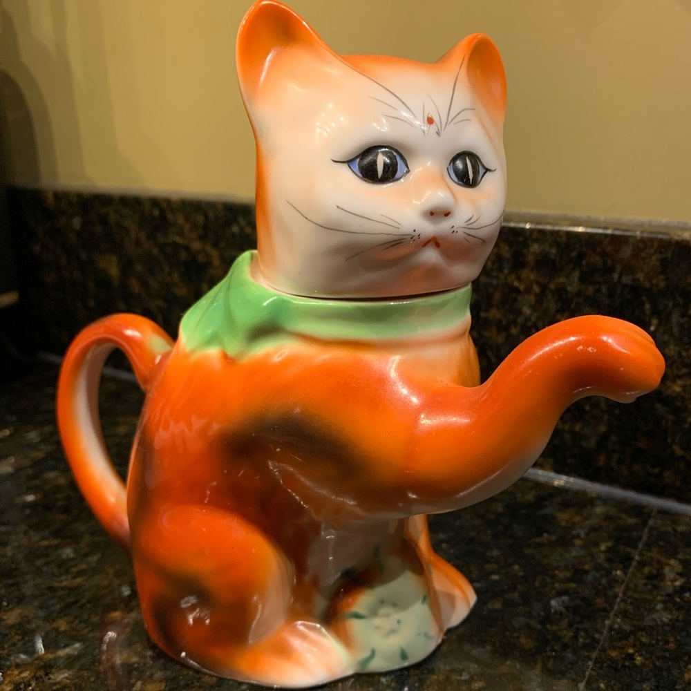 Orange cat Teapot Vintage